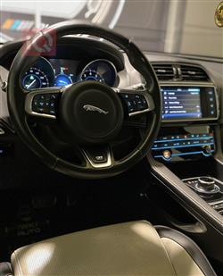 جاكوار إف-بيس